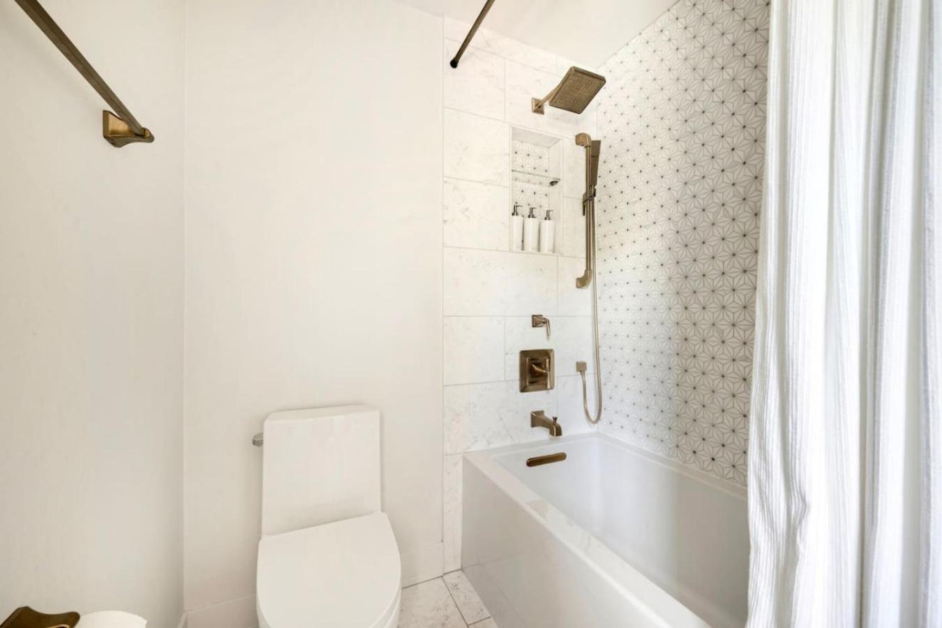 Spacious, Luxury Renovated Home With 4 Kings, Firepit غلين الين المظهر الخارجي الصورة
